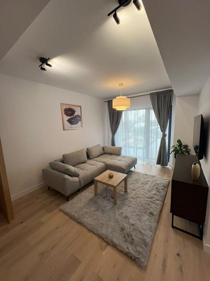 Apartament cu 2 camere decomandat, mobilat în P-ta Presei Libere