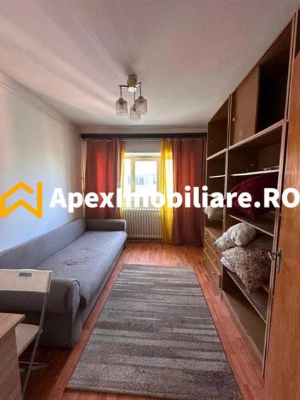 Apartament cu 4 camere decomandat în Doamna Ghica