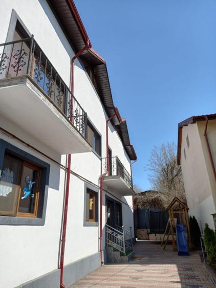 Casă cu 5 camere cu Teren 400 Mp în Mihai Bravu