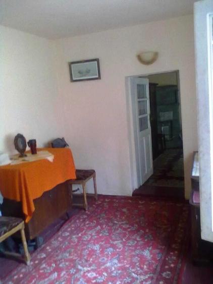Casă cu 4 camere în Dorobanți