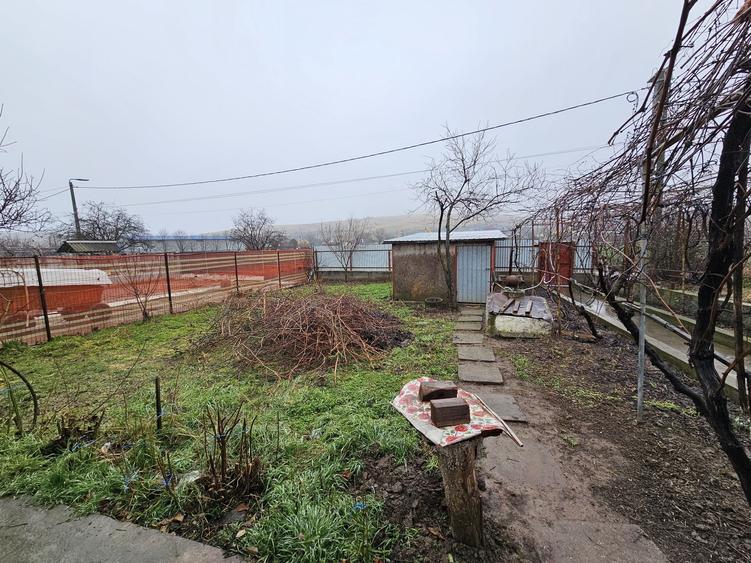 Casă cu 4 camere cu Teren 500 Mp în Central