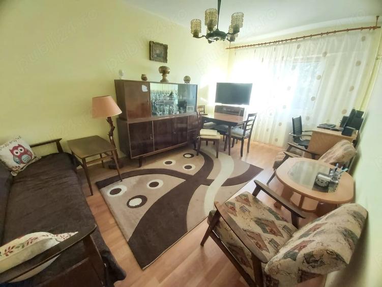 Apartament cu 3 camere decomandat în Giurgiului
