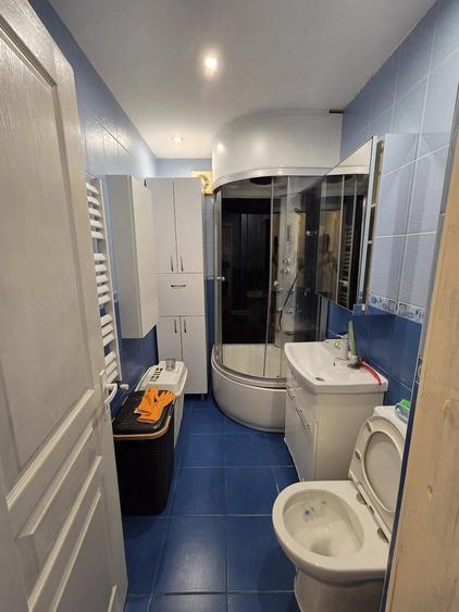 Apartament cu 3 camere semidecomandat în Dristor