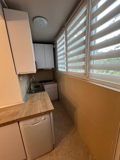 Apartament cu 3 camere decomandat, mobilat în Est