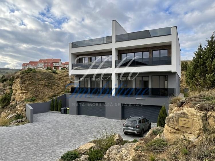 Duplex cu 4 camere cu Canalizare în Grigorescu