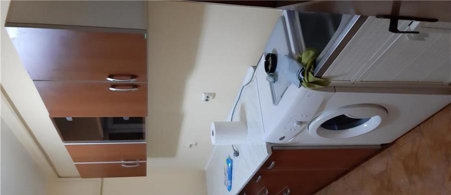 Apartament cu 2 camere semidecomandat în Olteniței