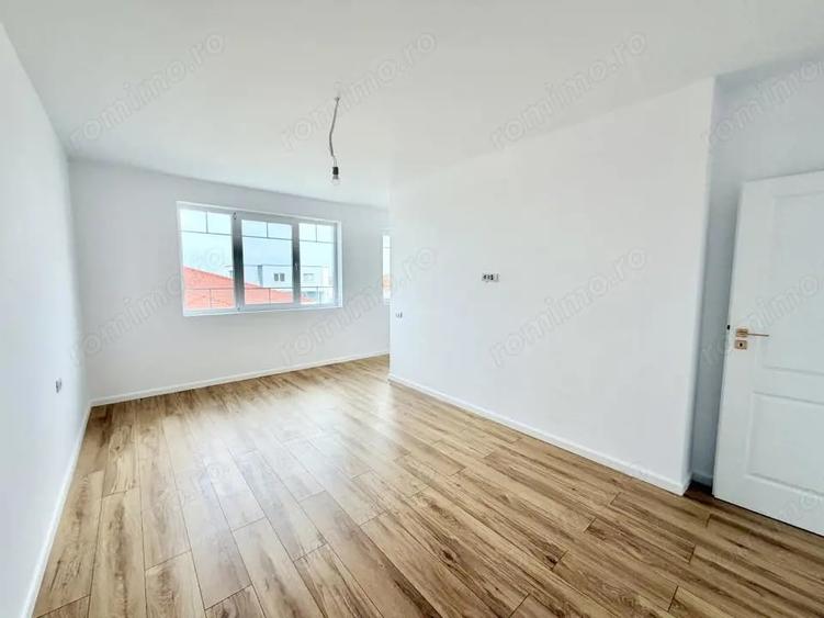 Casă cu 4 camere cu Teren 269 Mp în Remetea Mare