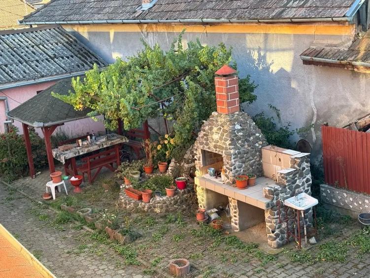 Casă cu 6 camere cu Teren 1500 Mp în Sâncraiu de Mureș