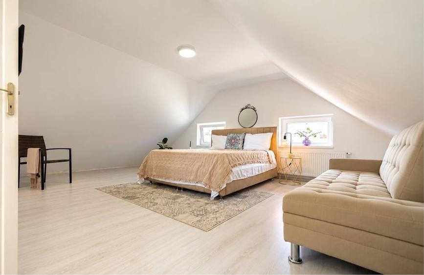 Casă cu 2 camere cu Teren 380 Mp în Central