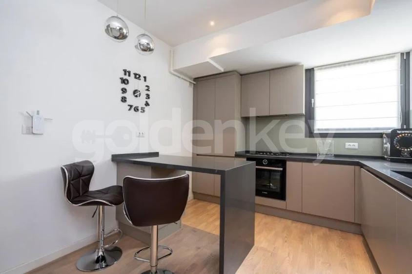Apartament cu 4 camere decomandat, mobilat în Herăstrău