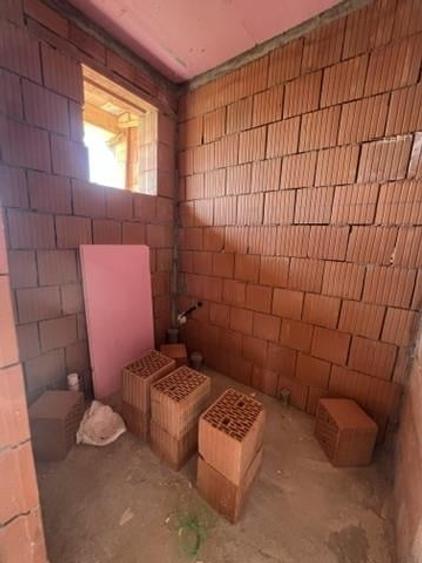 Casă individuală cu 4 camere cu Teren 300 Mp în Cihei