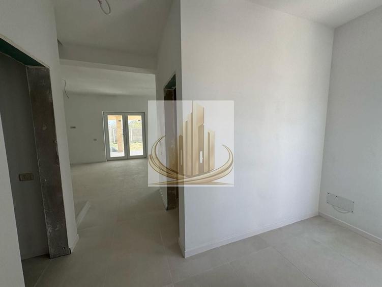 Duplex cu 4 camere cu Canalizare în Urseni