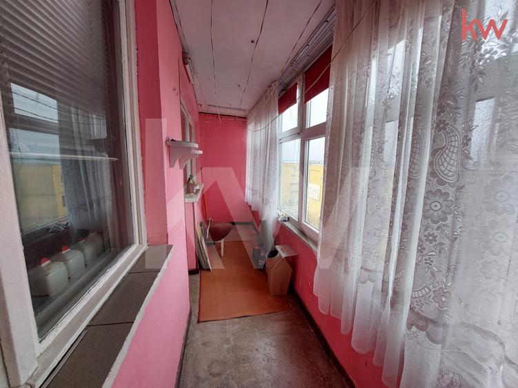 Apartament cu 3 camere decomandat în Sărari