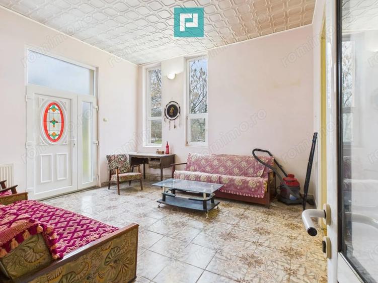 Casă cu Teren 2703 Mp în Ghioroc