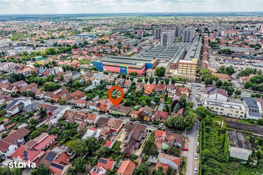 Casă cu 5 camere cu Teren 421 Mp în Funcționarilor