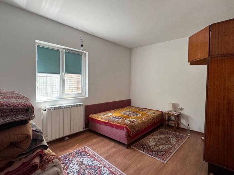 Casă individuală cu 6 camere cu Canalizare în Lazu