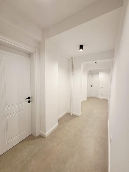 Apartament cu 3 camere decomandat în Universitate