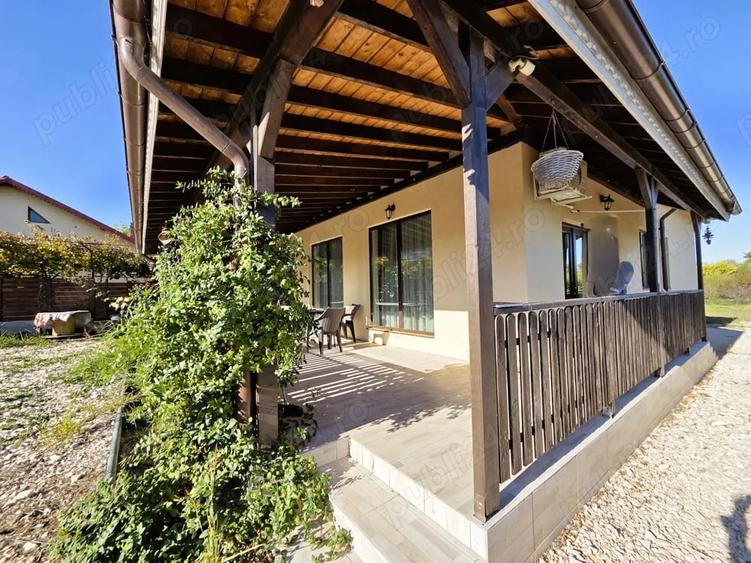 Casă cu 4 camere cu Teren 2000 Mp în Agighiol