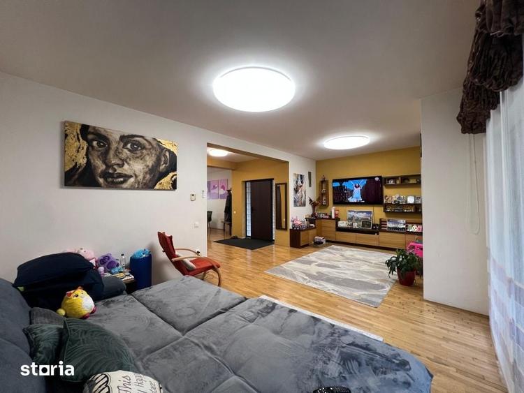 Casă cu 4 camere cu Teren 480 Mp în Borhanci