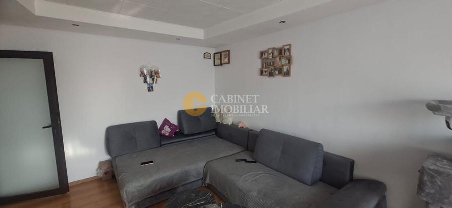 Apartament cu 3 camere decomandat, mobilat în Tomești