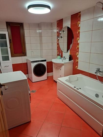 Apartament cu 3 camere decomandat în Letea
