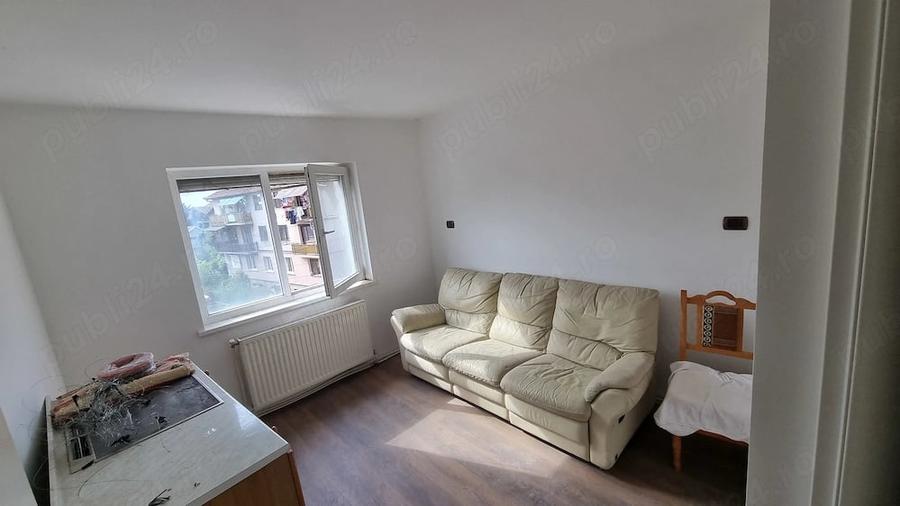 Apartament cu 3 camere semidecomandat în Livada