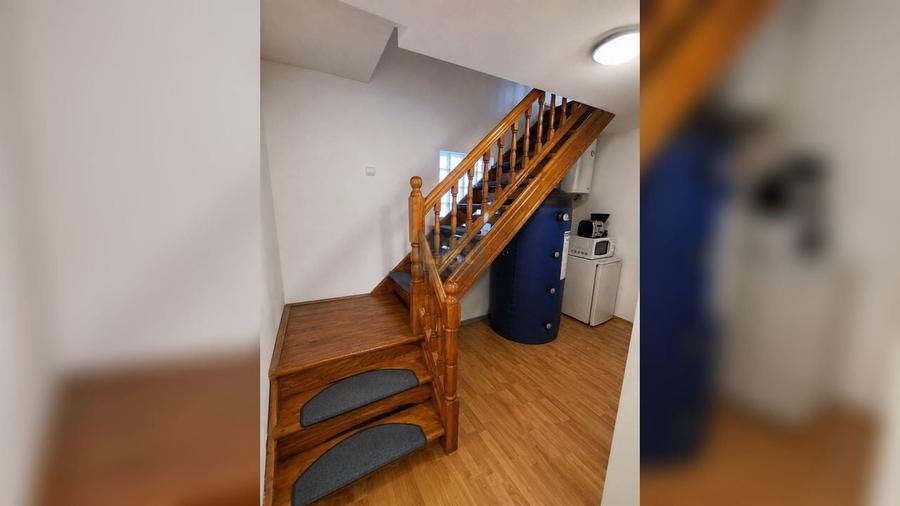 Casă cu 4 camere cu Teren 9272 Mp în Vama