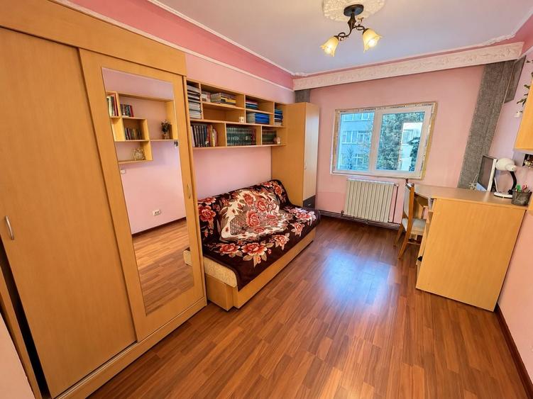 Apartament cu 4 camere decomandat în Lunca Cetățuii