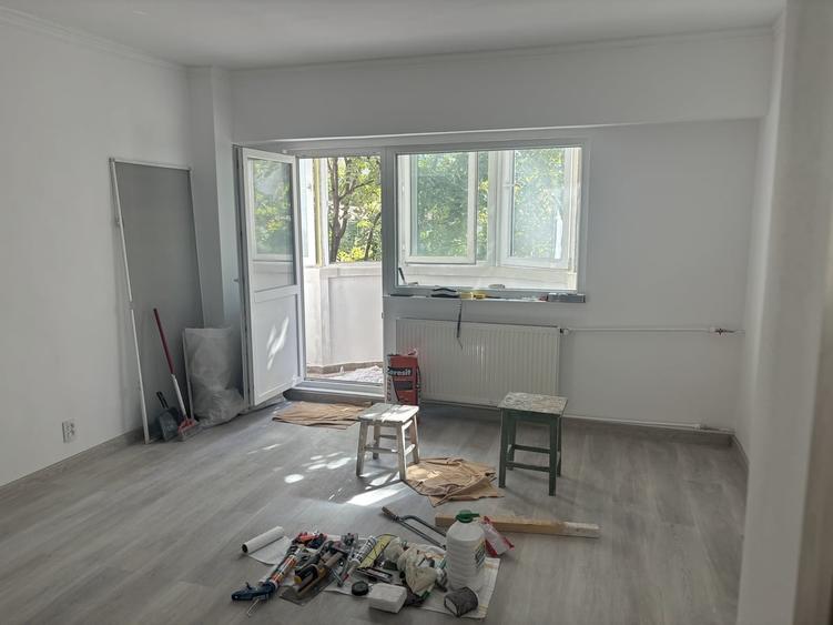Garsonieră decomandată în Vitan