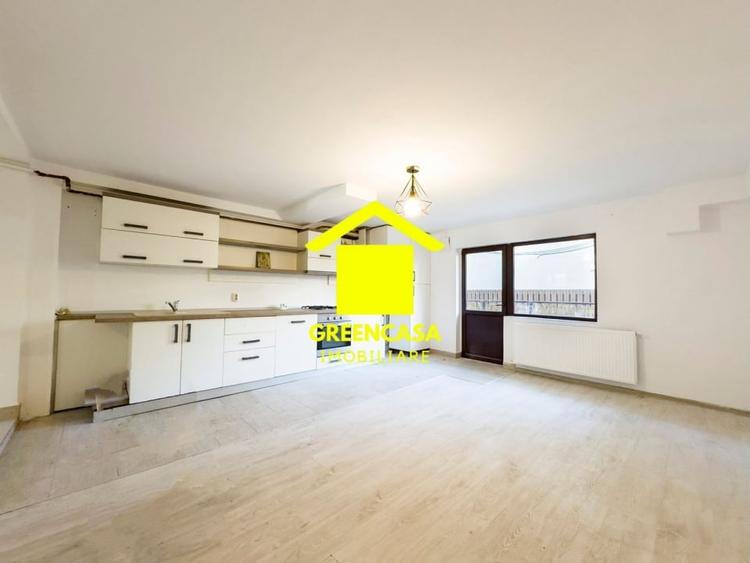 Apartament cu 3 camere semidecomandat în Florești — fotografia 2