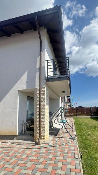 Casă individuală cu 4 camere cu Canalizare în Exterior Vest