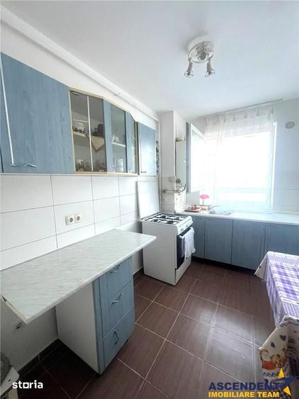 Apartament cu 3 camere decomandat în Bartolomeu