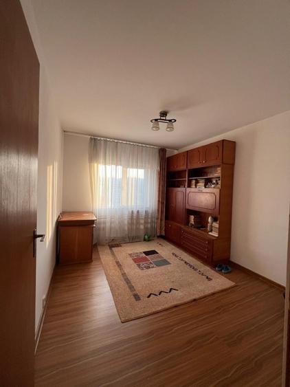 PF vand Apartament 3 camere Zalau, Bradet, str. Avram Iancu - 8