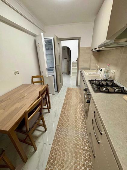 Apartament cu 4 camere decomandat în Exterior Vest