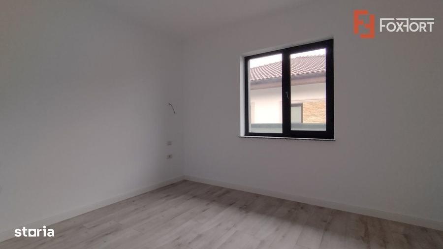 Casă cu 3 camere în Est