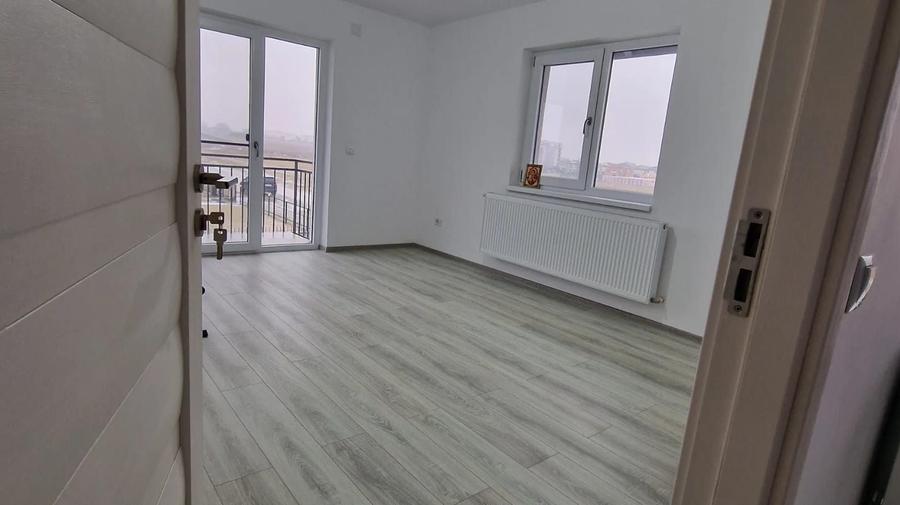 Duplex cu 3 camere cu Canalizare în Ulmi