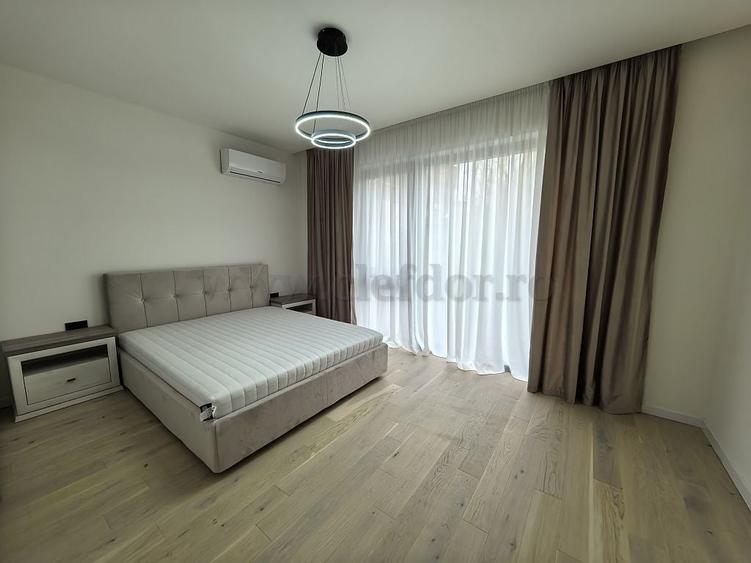 Casă individuală cu 6 camere cu Piscina în Iancu Nicolae