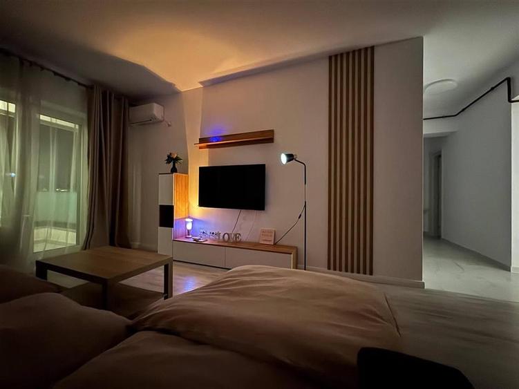 Apartament cu 2 camere decomandat, mobilat în Podu Roș