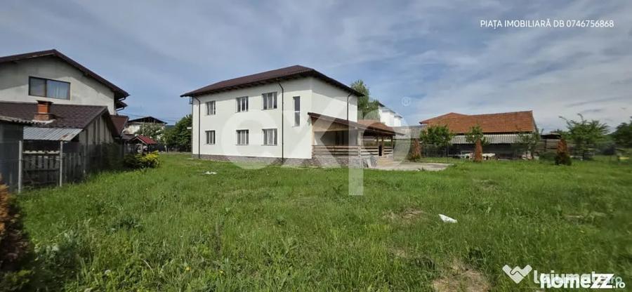 Casă cu 8 camere cu Teren 1388 Mp în Voinești