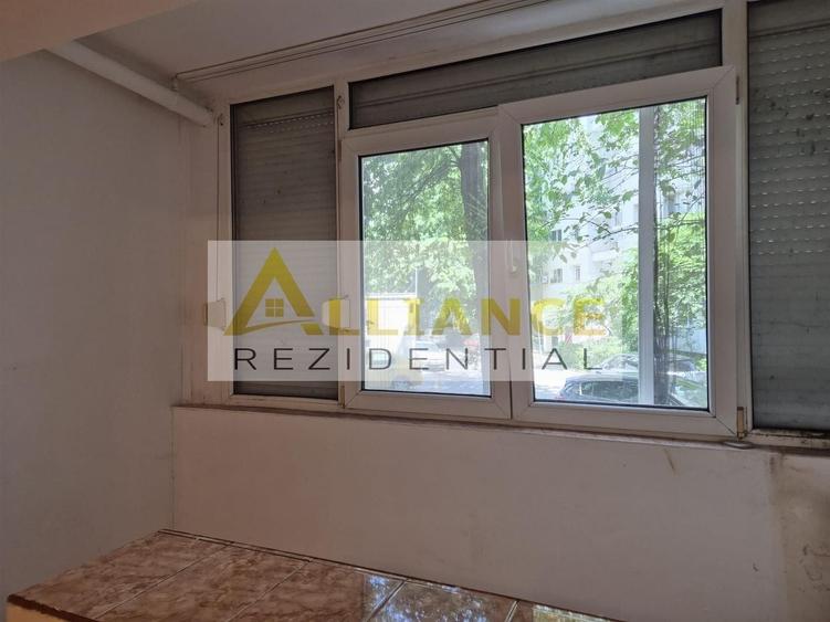 Apartament cu 2 camere decomandat în Titan