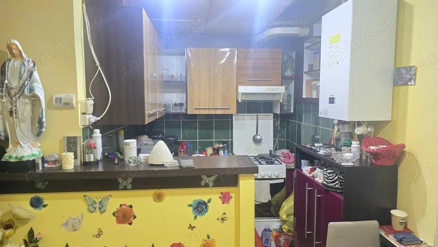 Apartament cu 3 camere semidecomandat în Dacia