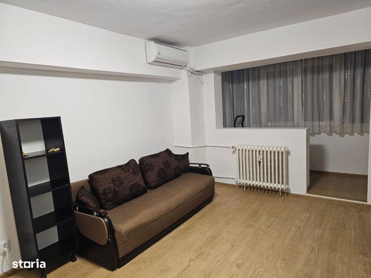 Apartament cu 2 camere semidecomandat în Tei