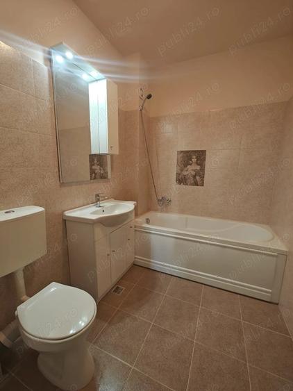 Apartament cu 3 camere semidecomandat în Florești