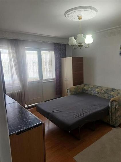 Apartament cu 2 camere semidecomandat, mobilat în Dacia