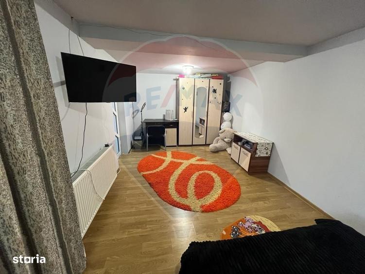 Casă cu 4 camere cu Teren 899 Mp în Grebănu