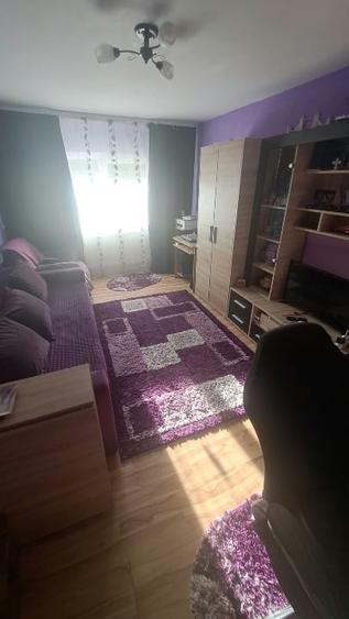 Apartament cu 2 camere decomandat, mobilat în Poarta 6