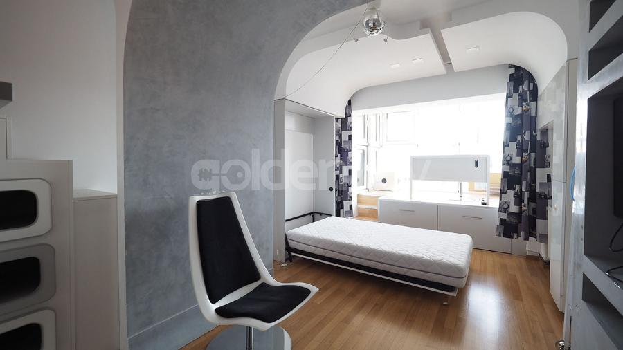 Apartament cu 4 camere semidecomandat, mobilat în Herăstrău