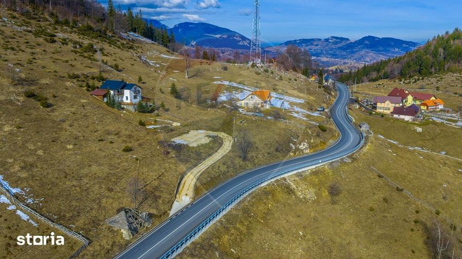 Teren intravilan CU PRIVELISTE DE POVESTE- Fundata- Romania - 3