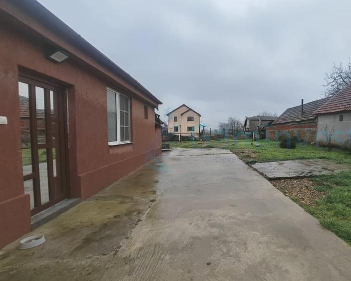 Casă individuală cu 5 camere cu Canalizare în Cauaceu