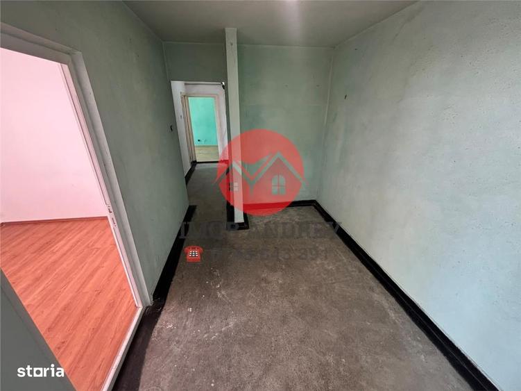 Apartament cu 3 camere decomandat în Piața Nouă
